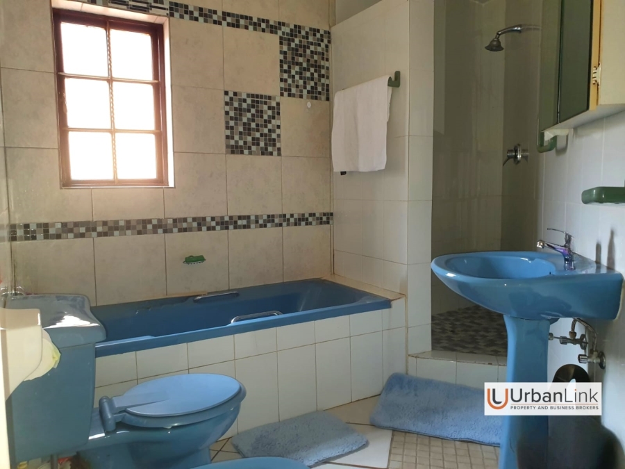 6 Bedroom Property for Sale in Safari Gardens North West